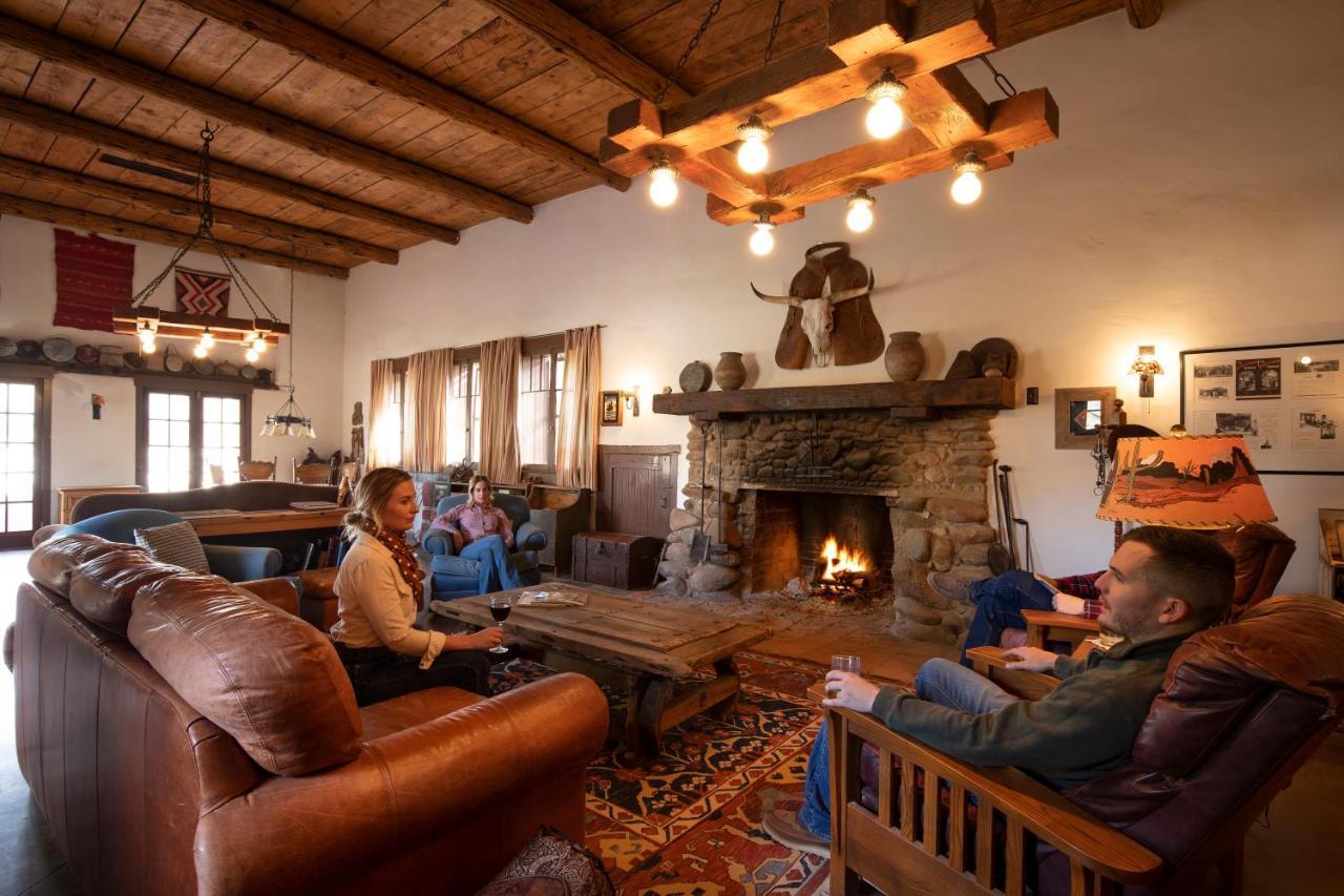 Отель Kay El Bar Guest Ranch Уикенберг Экстерьер фото