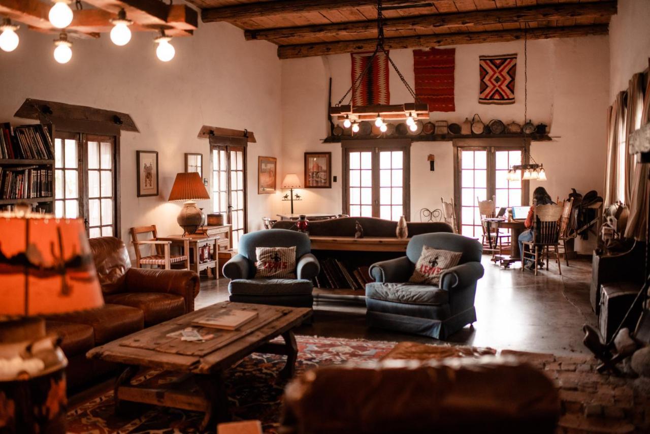 Отель Kay El Bar Guest Ranch Уикенберг Экстерьер фото